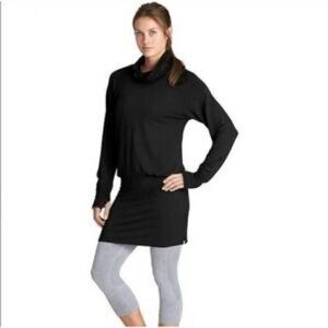 athleta duran black long sleeve tunic size L
